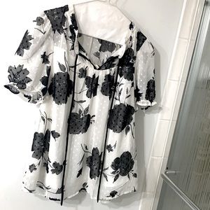 NWT Floral short Sleeve Blouse